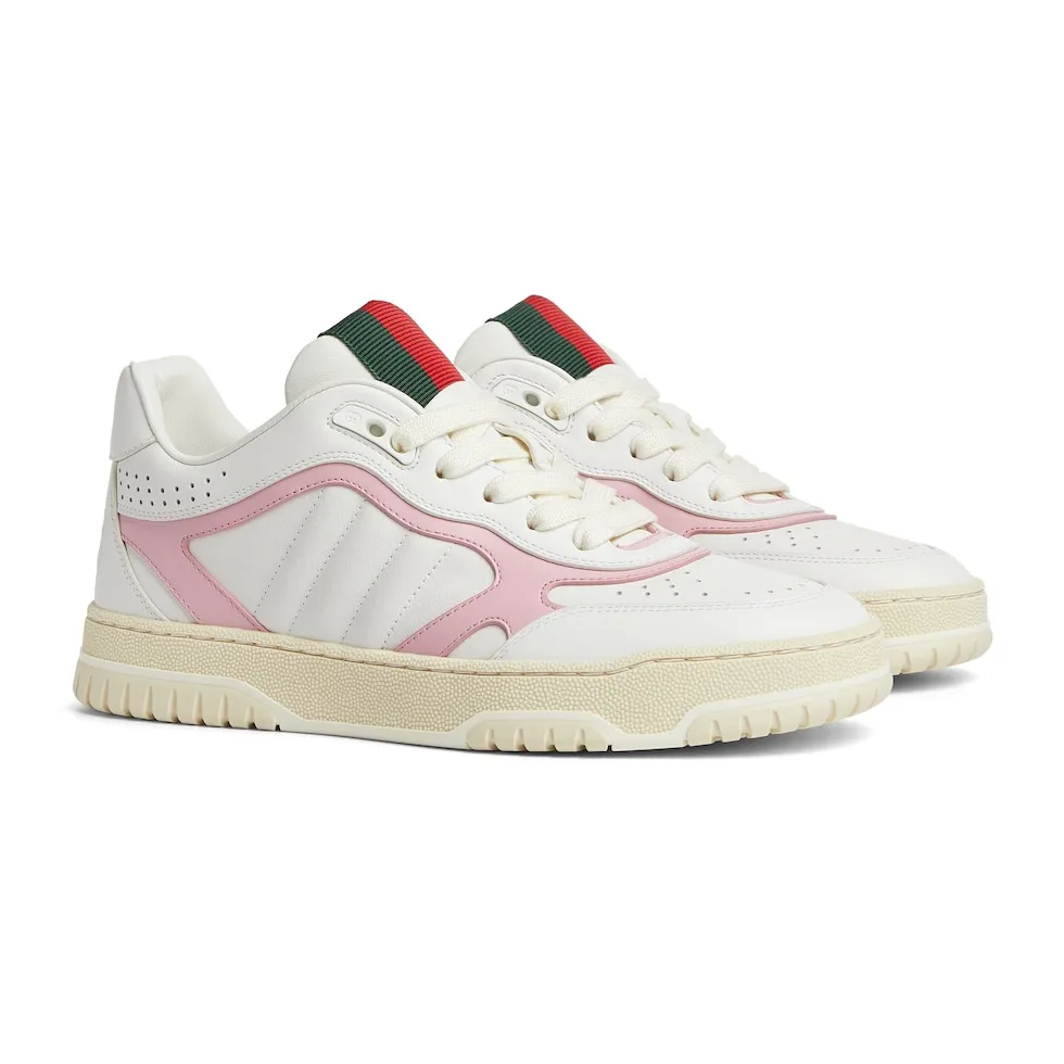 p480 Men's Men's Shoes Gucc*Gucci Re-Web series👫Couple's webbed leather sneakers, as the first sneakers created by Sabato De Sarno for Gucci, the Re-Web series reinterprets the brand's classic stripes, and sets off the modern silhouette design with bold and unique details. This shoe is crafted from iconic classic GG canvas and white leather. This new sneaker is ingeniously decorated with many of the brand's classic details, and is equipped with a bright red and green webbing tongue, which will make people fall in love at first sight. Yuan Size: Female 35-40 Male 39-44 (can be customized to 45, 46